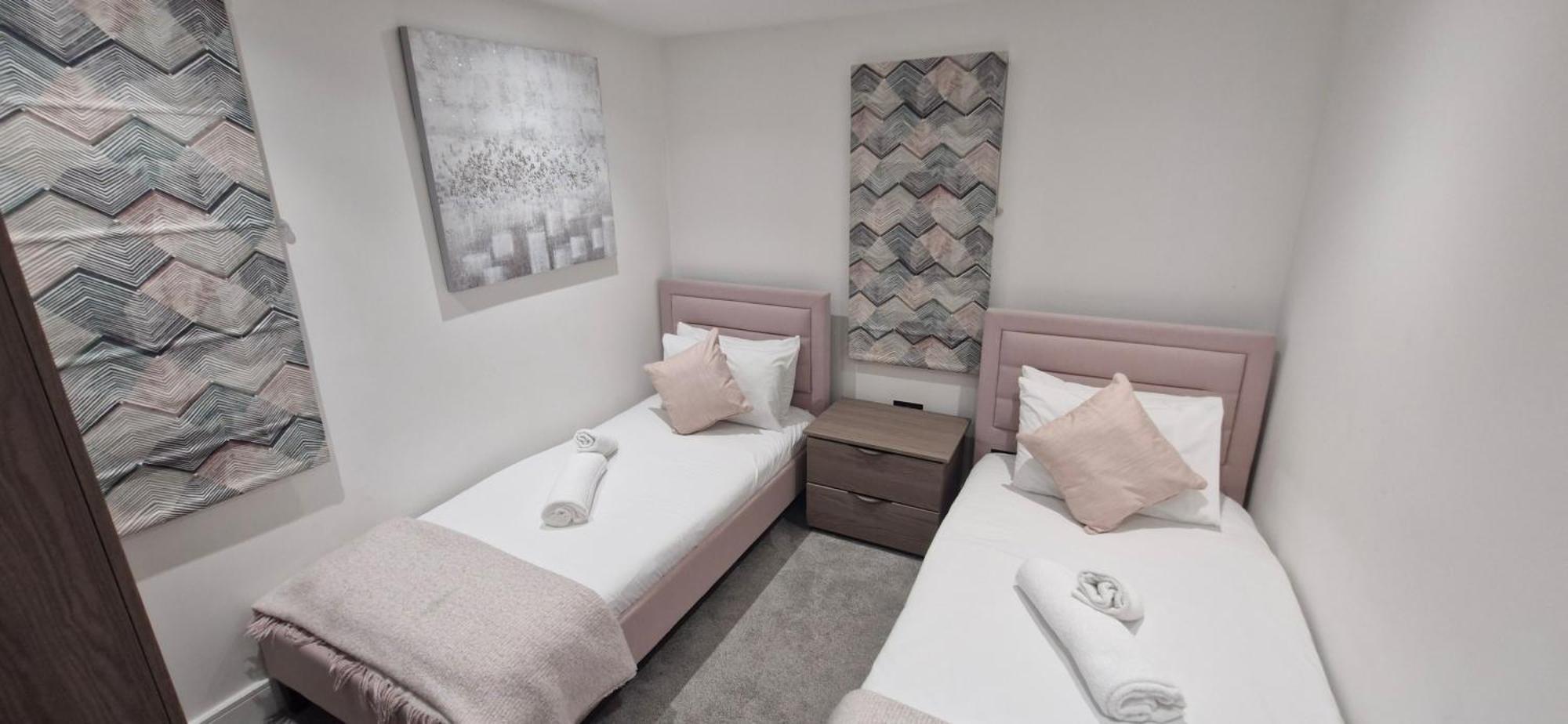 Luxury 2Bdr 2Ba Lodge With Hot Tub In Windsor Marina Dorney Luaran gambar